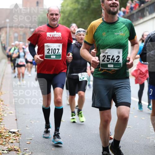 05.10.2025 - 20. swb-Marathon Bremen Michael Strokosch http://msf.ph/oto/9221831 05.10.2025 12:57:08 Laufen 70, 3, 2107, 9011, 2542, 3340, 9 meine-sportfotos.de