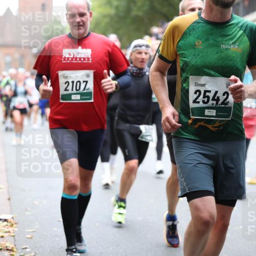 05.10.2025 - 20. swb-Marathon Bremen Michael Strokosch http://msf.ph/oto/9221832 05.10.2025 12:57:08 Laufen 70, 3, 2107, 2542, 10, 3340, 3340 meine-sportfotos.de