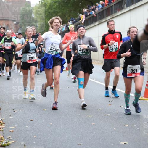 05.10.2025 - 20. swb-Marathon Bremen Michael Strokosch http://msf.ph/oto/9221839 05.10.2025 12:57:10 Laufen 757, 180, 990, 6968, 55, 54, 4194, 4806, 991 meine-sportfotos.de