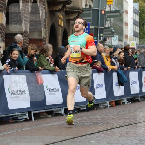 05.10.2025 - 20. swb-Marathon Bremen Strokosch-Dieckow http://msf.ph/oto/9221840 05.10.2025 10:40:09 Ziel 11567 meine-sportfotos.de