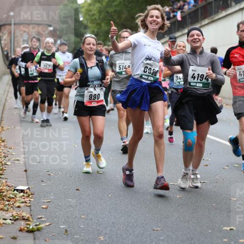 05.10.2025 - 20. swb-Marathon Bremen Michael Strokosch http://msf.ph/oto/9221841 05.10.2025 12:57:11 Laufen 757, 9, 90, 5149, 6968, 344, 4194, 480, 99 meine-sportfotos.de