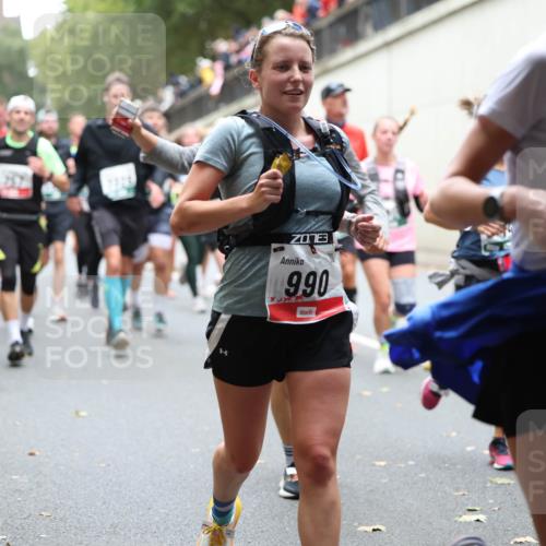 05.10.2025 - 20. swb-Marathon Bremen Michael Strokosch http://msf.ph/oto/9221845 05.10.2025 12:57:12 Laufen 9, 90, 632 meine-sportfotos.de