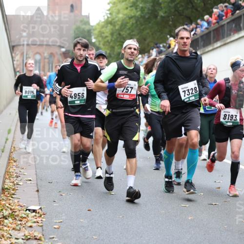 05.10.2025 - 20. swb-Marathon Bremen Michael Strokosch http://msf.ph/oto/9221847 05.10.2025 12:57:14 Laufen 8915, 4956, 757, 7328, 8193, 5486 meine-sportfotos.de