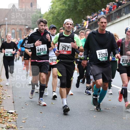 05.10.2025 - 20. swb-Marathon Bremen Michael Strokosch http://msf.ph/oto/9221849 05.10.2025 12:57:14 Laufen 8915, 4956, 1802, 757, 7328, 8193 meine-sportfotos.de
