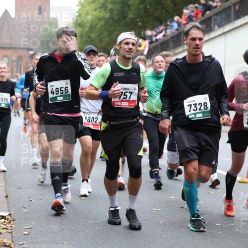 05.10.2025 - 20. swb-Marathon Bremen Michael Strokosch http://msf.ph/oto/9221850 05.10.2025 12:57:14 Laufen 915, 4956, 1802, 157, 00432, 7328, 8193 meine-sportfotos.de