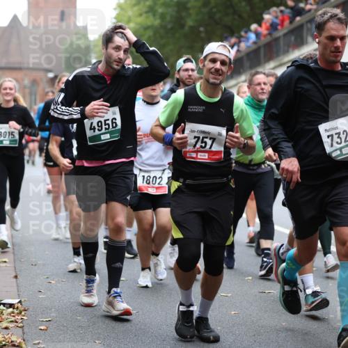 05.10.2025 - 20. swb-Marathon Bremen Michael Strokosch http://msf.ph/oto/9221851 05.10.2025 12:57:14 Laufen 8915, 4956, 1802, 757, 7328, 8193 meine-sportfotos.de