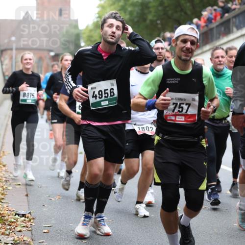 05.10.2025 - 20. swb-Marathon Bremen Michael Strokosch http://msf.ph/oto/9221853 05.10.2025 12:57:15 Laufen 8915, 4956, 1802, 00492, 757, 7328 meine-sportfotos.de