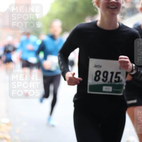 05.10.2025 - 20. swb-Marathon Bremen Michael Strokosch http://msf.ph/oto/9221861 05.10.2025 12:57:17 Laufen 8915 meine-sportfotos.de