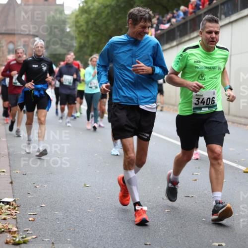 05.10.2025 - 20. swb-Marathon Bremen Michael Strokosch http://msf.ph/oto/9221866 05.10.2025 12:57:20 Laufen 3406 meine-sportfotos.de