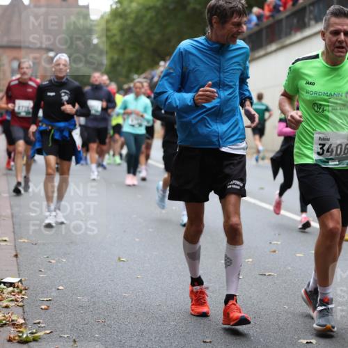 05.10.2025 - 20. swb-Marathon Bremen Michael Strokosch http://msf.ph/oto/9221867 05.10.2025 12:57:20 Laufen 3406 meine-sportfotos.de