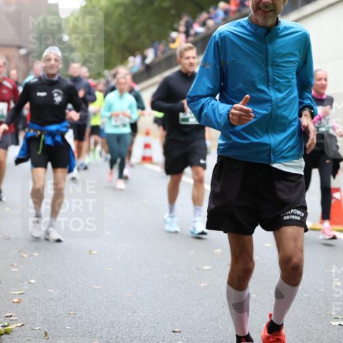05.10.2025 - 20. swb-Marathon Bremen Michael Strokosch http://msf.ph/oto/9221868 05.10.2025 12:57:20 Laufen  meine-sportfotos.de