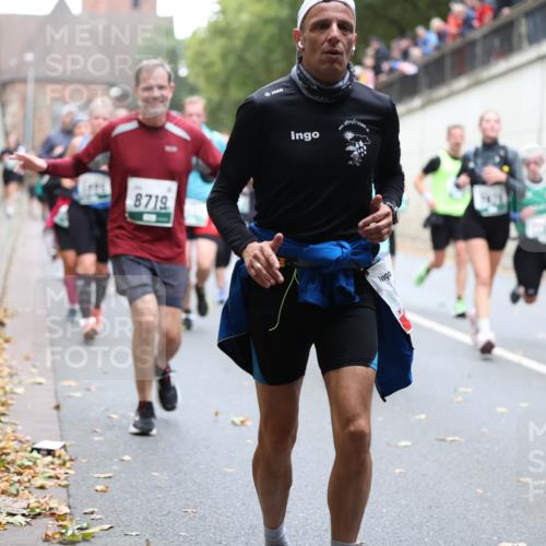 05.10.2025 - 20. swb-Marathon Bremen Michael Strokosch http://msf.ph/oto/9221872 05.10.2025 12:57:22 Laufen 8719, 5 meine-sportfotos.de