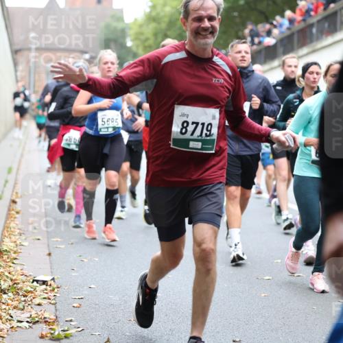 05.10.2025 - 20. swb-Marathon Bremen Michael Strokosch http://msf.ph/oto/9221875 05.10.2025 12:57:23 Laufen 86, 5685, 8719 meine-sportfotos.de