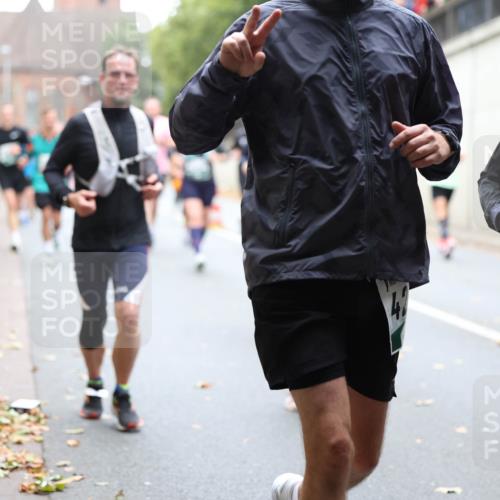 05.10.2025 - 20. swb-Marathon Bremen Michael Strokosch http://msf.ph/oto/9221886 05.10.2025 12:57:28 Laufen 560 meine-sportfotos.de