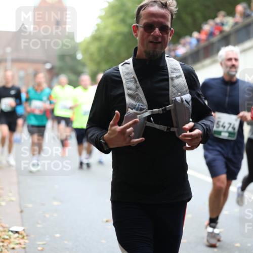 05.10.2025 - 20. swb-Marathon Bremen Michael Strokosch http://msf.ph/oto/9221888 05.10.2025 12:57:29 Laufen 5474, 6, 09090 meine-sportfotos.de