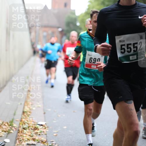 05.10.2025 - 20. swb-Marathon Bremen Michael Strokosch http://msf.ph/oto/9221896 05.10.2025 12:57:32 Laufen 690, 5552, 4698 meine-sportfotos.de