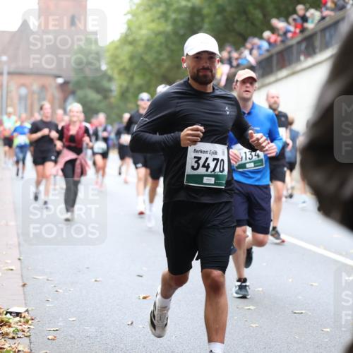 05.10.2025 - 20. swb-Marathon Bremen Michael Strokosch http://msf.ph/oto/9221909 05.10.2025 12:57:37 Laufen 3470, 134 meine-sportfotos.de