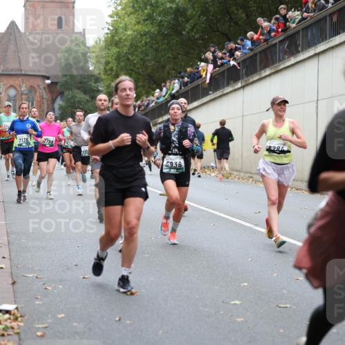 05.10.2025 - 20. swb-Marathon Bremen Michael Strokosch http://msf.ph/oto/9221924 05.10.2025 12:57:41 Laufen 5938 meine-sportfotos.de