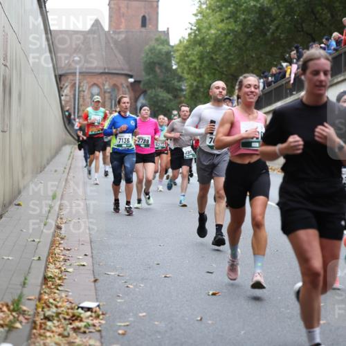 05.10.2025 - 20. swb-Marathon Bremen Michael Strokosch http://msf.ph/oto/9221927 05.10.2025 12:57:42 Laufen 71362789, 38 meine-sportfotos.de
