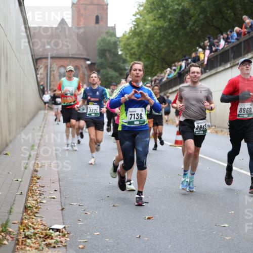 05.10.2025 - 20. swb-Marathon Bremen Michael Strokosch http://msf.ph/oto/9221932 05.10.2025 12:57:44 Laufen 33, 71, 7136, 2943, 8969 meine-sportfotos.de