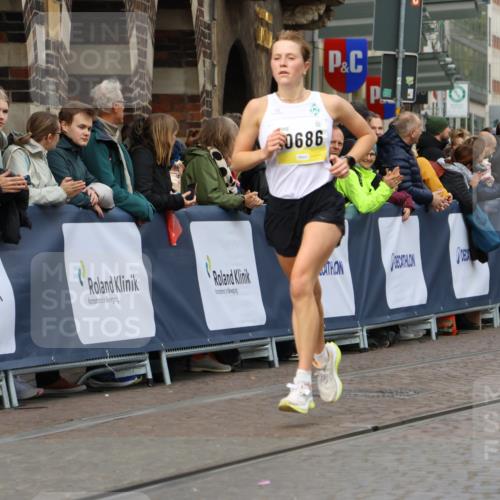 05.10.2025 - 20. swb-Marathon Bremen Strokosch-Dieckow http://msf.ph/oto/9221933 05.10.2025 10:40:30 Ziel 10686, 11114 meine-sportfotos.de