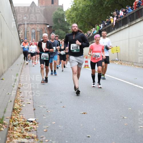 05.10.2025 - 20. swb-Marathon Bremen Michael Strokosch http://msf.ph/oto/9221962 05.10.2025 12:57:54 Laufen 6360, 6119, 244 meine-sportfotos.de