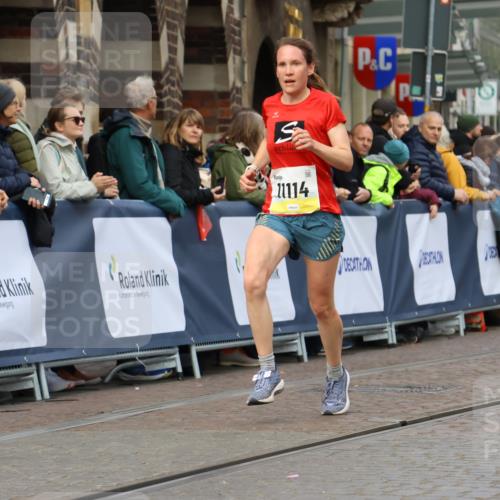 05.10.2025 - 20. swb-Marathon Bremen Strokosch-Dieckow http://msf.ph/oto/9221972 05.10.2025 10:40:35 Ziel 11114 meine-sportfotos.de