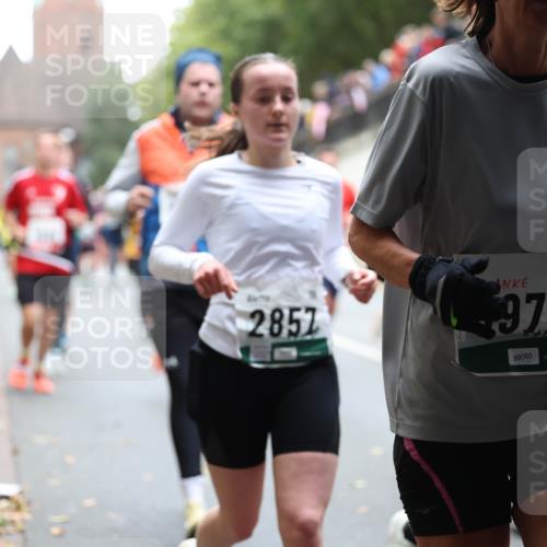 05.10.2025 - 20. swb-Marathon Bremen Michael Strokosch http://msf.ph/oto/9221977 05.10.2025 12:58:02 Laufen 2857, 975, 99060, 20 meine-sportfotos.de