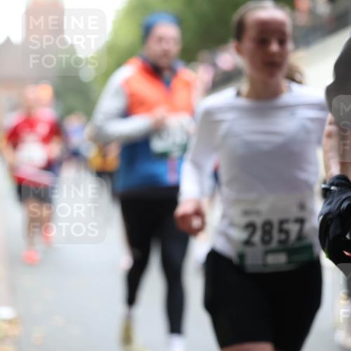 05.10.2025 - 20. swb-Marathon Bremen Michael Strokosch http://msf.ph/oto/9221978 05.10.2025 12:58:02 Laufen 2857 meine-sportfotos.de