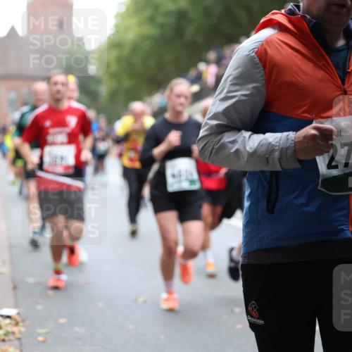 05.10.2025 - 20. swb-Marathon Bremen Michael Strokosch http://msf.ph/oto/9221979 05.10.2025 12:58:03 Laufen 2725 meine-sportfotos.de