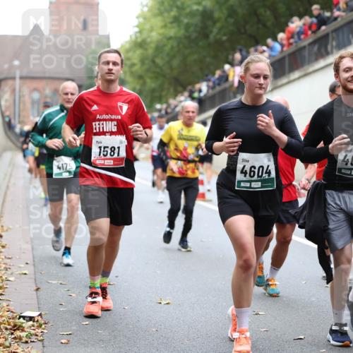 05.10.2025 - 20. swb-Marathon Bremen Michael Strokosch http://msf.ph/oto/9221981 05.10.2025 12:58:03 Laufen 4175, 1581, 4604, 4605 meine-sportfotos.de