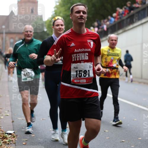 05.10.2025 - 20. swb-Marathon Bremen Michael Strokosch http://msf.ph/oto/9221983 05.10.2025 12:58:05 Laufen 4175, 1581, 00139, 5012 meine-sportfotos.de