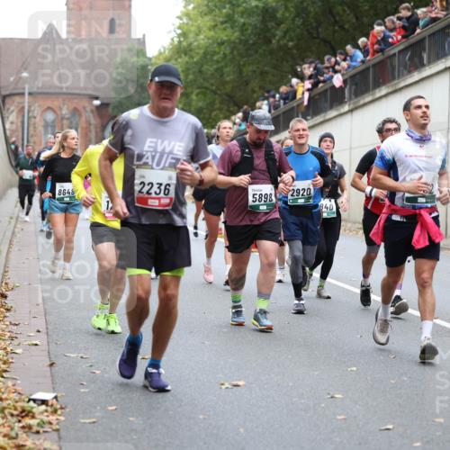 05.10.2025 - 20. swb-Marathon Bremen Michael Strokosch http://msf.ph/oto/9221991 05.10.2025 12:58:07 Laufen 8648, 2236, 5898, 2920, 840 meine-sportfotos.de