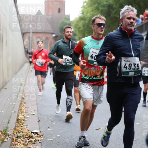05.10.2025 - 20. swb-Marathon Bremen Michael Strokosch http://msf.ph/oto/9222012 05.10.2025 12:58:15 Laufen 5412, 20, 40, 4939, 8789 meine-sportfotos.de