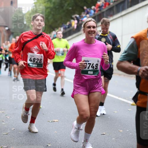 05.10.2025 - 20. swb-Marathon Bremen Michael Strokosch http://msf.ph/oto/9222023 05.10.2025 12:58:18 Laufen 4828, 749, 5415 meine-sportfotos.de