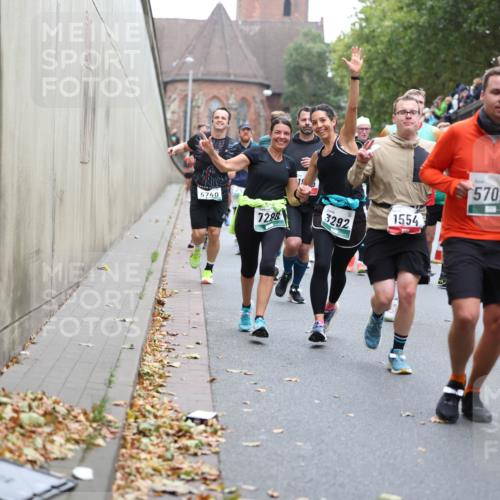 05.10.2025 - 20. swb-Marathon Bremen Michael Strokosch http://msf.ph/oto/9222032 05.10.2025 12:58:21 Laufen 5740, 7294, 3292, 1554, 5704 meine-sportfotos.de