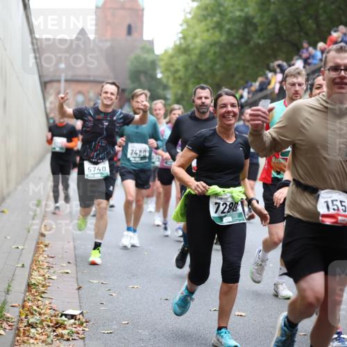 05.10.2025 - 20. swb-Marathon Bremen Michael Strokosch http://msf.ph/oto/9222041 05.10.2025 12:58:23 Laufen 5740, 7480, 7280, 1554 meine-sportfotos.de