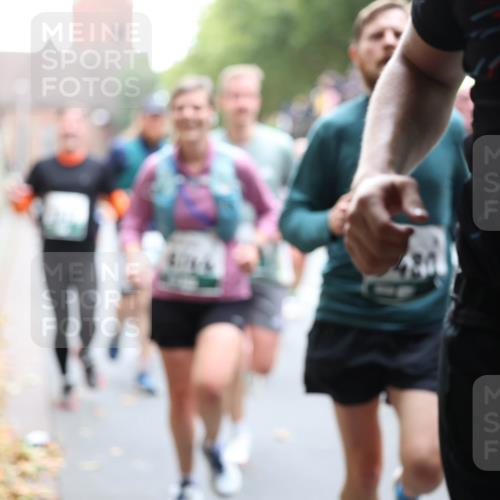 05.10.2025 - 20. swb-Marathon Bremen Michael Strokosch http://msf.ph/oto/9222049 05.10.2025 12:58:25 Laufen 57 meine-sportfotos.de