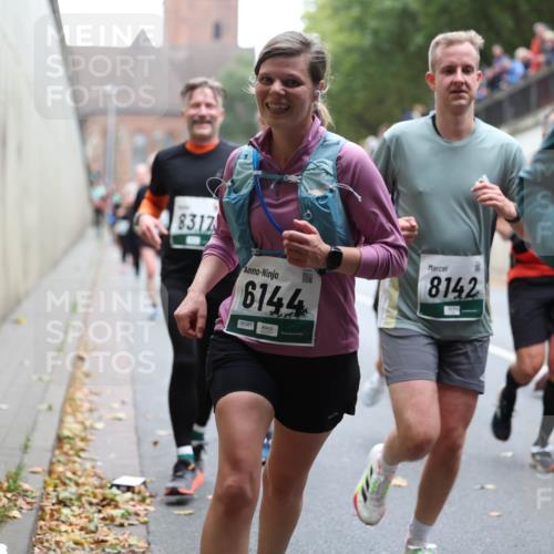 05.10.2025 - 20. swb-Marathon Bremen Michael Strokosch http://msf.ph/oto/9222050 05.10.2025 12:58:26 Laufen 8317, 6144, 06387, 8142 meine-sportfotos.de