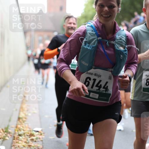 05.10.2025 - 20. swb-Marathon Bremen Michael Strokosch http://msf.ph/oto/9222052 05.10.2025 12:58:26 Laufen 6144, 8142 meine-sportfotos.de