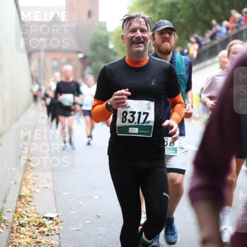 05.10.2025 - 20. swb-Marathon Bremen Michael Strokosch http://msf.ph/oto/9222053 05.10.2025 12:58:27 Laufen 83, 17, 61 meine-sportfotos.de