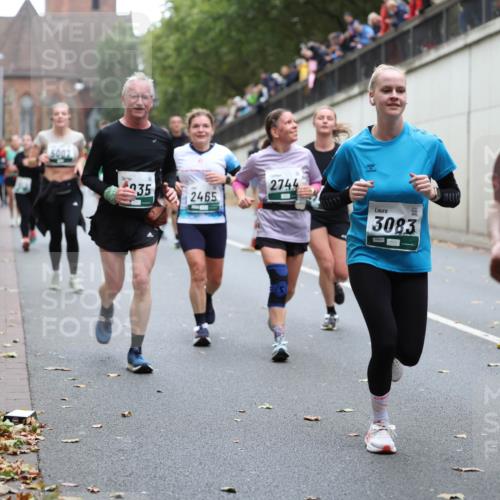 05.10.2025 - 20. swb-Marathon Bremen Michael Strokosch http://msf.ph/oto/9222061 05.10.2025 12:58:29 Laufen 35, 2465, 2744, 3083, 528 meine-sportfotos.de