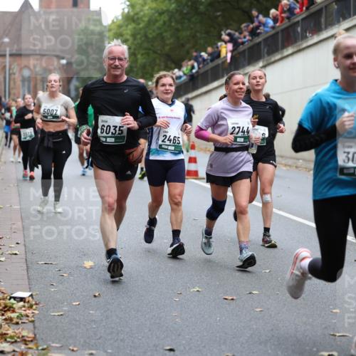 05.10.2025 - 20. swb-Marathon Bremen Michael Strokosch http://msf.ph/oto/9222062 05.10.2025 12:58:29 Laufen 3613, 5007, 6035, 2465, 2744, 3083 meine-sportfotos.de