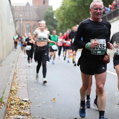 05.10.2025 - 20. swb-Marathon Bremen Michael Strokosch http://msf.ph/oto/9222065 05.10.2025 12:58:30 Laufen 5007, 35, 4249 meine-sportfotos.de