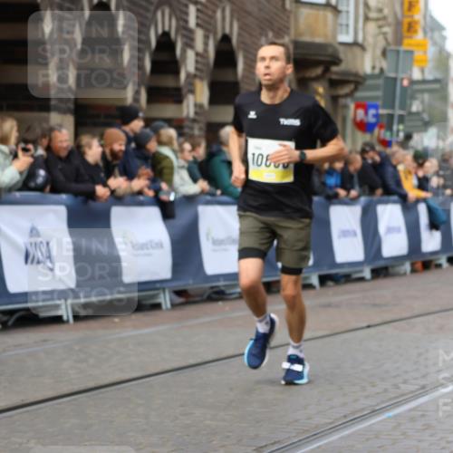 05.10.2025 - 20. swb-Marathon Bremen Strokosch-Dieckow http://msf.ph/oto/9222073 05.10.2025 10:41:08 Ziel 10606, 10952, 11069 meine-sportfotos.de