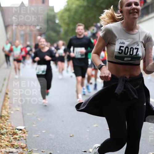 05.10.2025 - 20. swb-Marathon Bremen Michael Strokosch http://msf.ph/oto/9222074 05.10.2025 12:58:32 Laufen 5007 meine-sportfotos.de