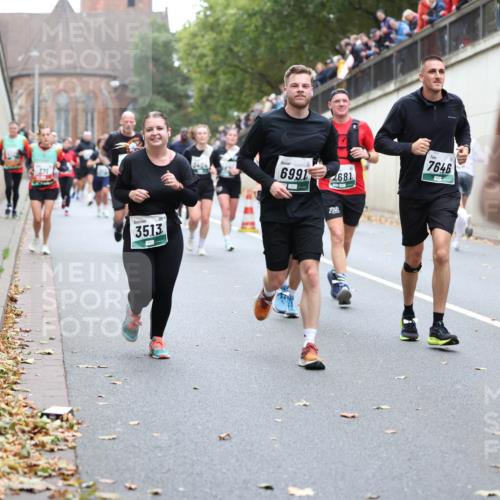 05.10.2025 - 20. swb-Marathon Bremen Michael Strokosch http://msf.ph/oto/9222075 05.10.2025 12:58:33 Laufen 371, 3513, 6991, 2681, 1, 7646, 5 meine-sportfotos.de