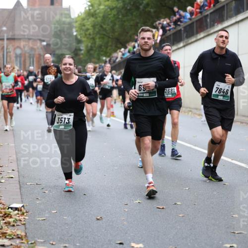 05.10.2025 - 20. swb-Marathon Bremen Michael Strokosch http://msf.ph/oto/9222076 05.10.2025 12:58:33 Laufen 371, 3513, 65, 2681, 7646 meine-sportfotos.de
