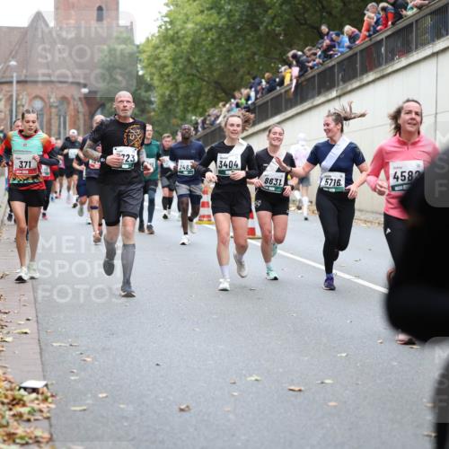 05.10.2025 - 20. swb-Marathon Bremen Michael Strokosch http://msf.ph/oto/9222084 05.10.2025 12:58:35 Laufen 723, 3404, 2483, 371, 8631, 5716, 41, 4582, 3513 meine-sportfotos.de