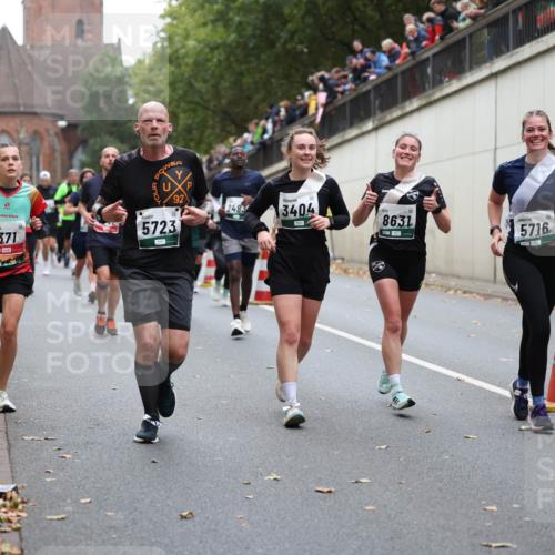 05.10.2025 - 20. swb-Marathon Bremen Michael Strokosch http://msf.ph/oto/9222088 05.10.2025 12:58:36 Laufen 9, 371, 5723, 92, 2483, 3404, 8631, 5716 meine-sportfotos.de